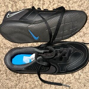 Nike Youth Legend 9 Club Indoor Soccer Shoes